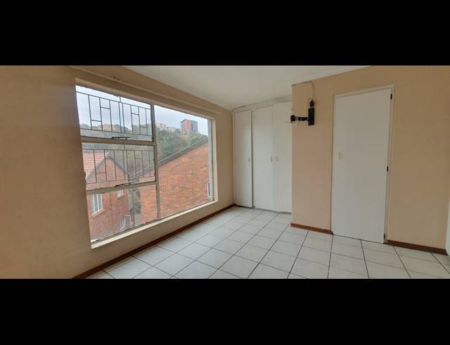 2 BEDROOM TOWNHOUSE FOR SALE IN WINCHESTER HILLS